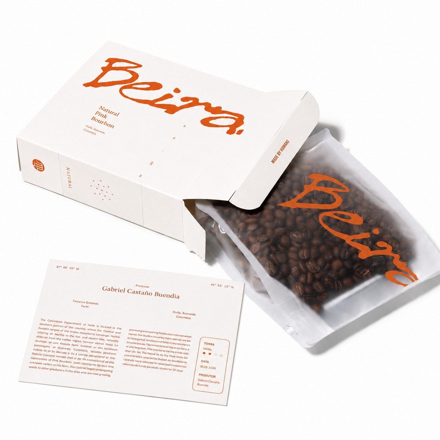 Pacote de café Beira, Natural Pink Bourbon, com grãos recém-torrados